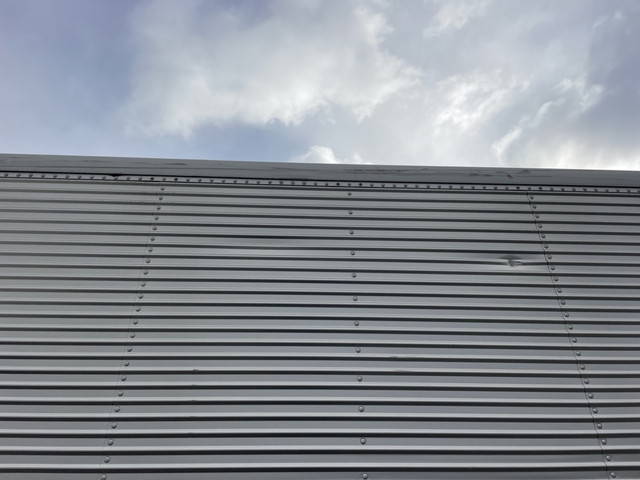 いすゞエルフアルミバン小型（2t・3t）[写真05]