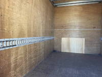 いすゞエルフアルミバン小型（2t・3t）[写真09]