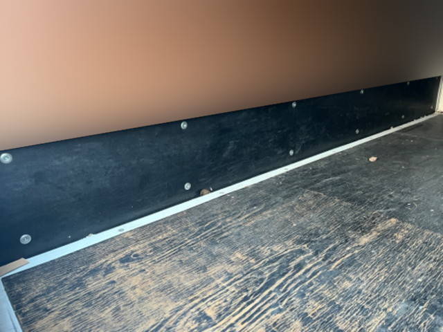 いすゞエルフ平ボディ中型（4t）[写真10]