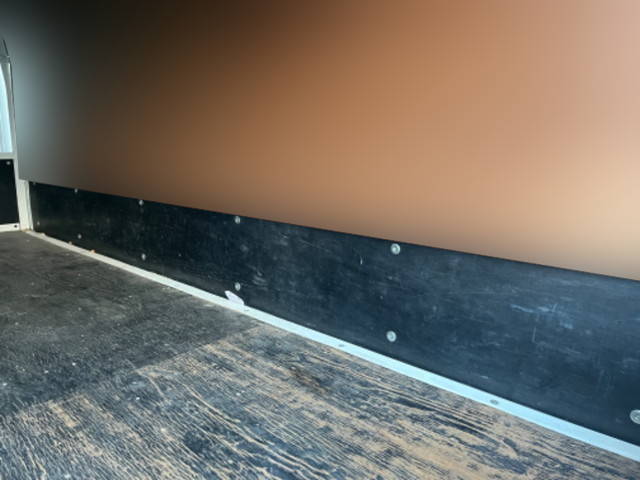 いすゞエルフ平ボディ中型（4t）[写真11]