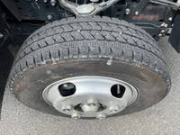 いすゞエルフ平ボディ中型（4t）[写真13]