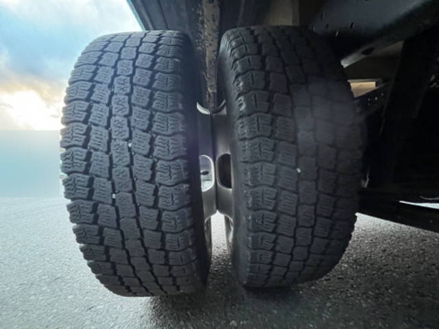 いすゞエルフ平ボディ中型（4t）[写真14]