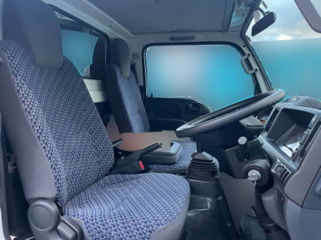 いすゞエルフ平ボディ中型（4t）[写真20]