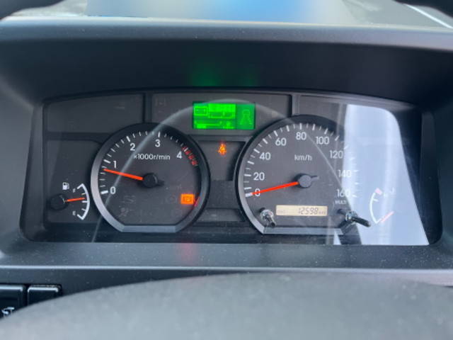 いすゞエルフ平ボディ中型（4t）[写真24]