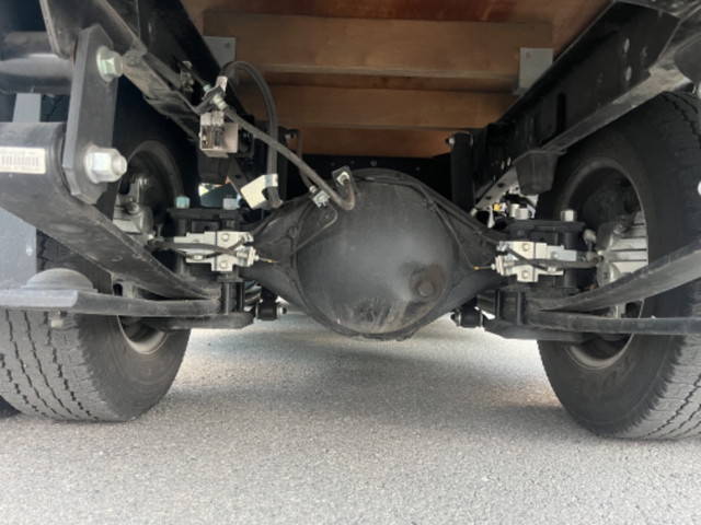 いすゞエルフ平ボディ小型（2t・3t）[写真17]