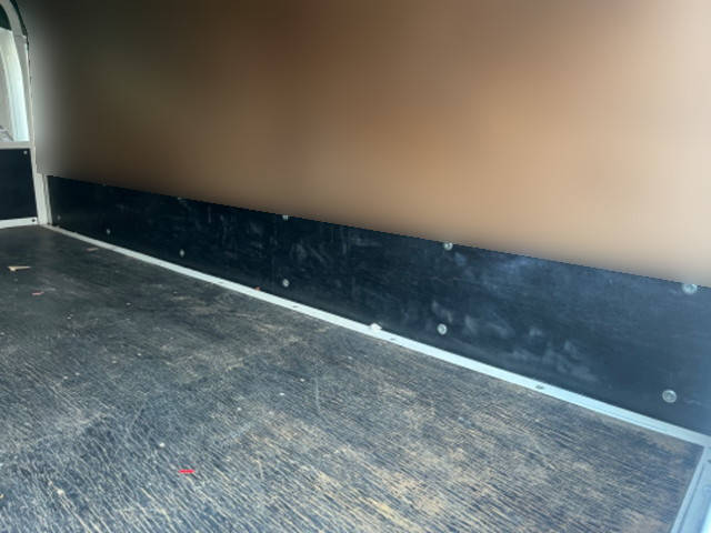 いすゞエルフ平ボディ小型（2t・3t）[写真09]