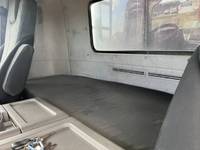 UDトラックスクオンダンプ大型（10t）[写真13]