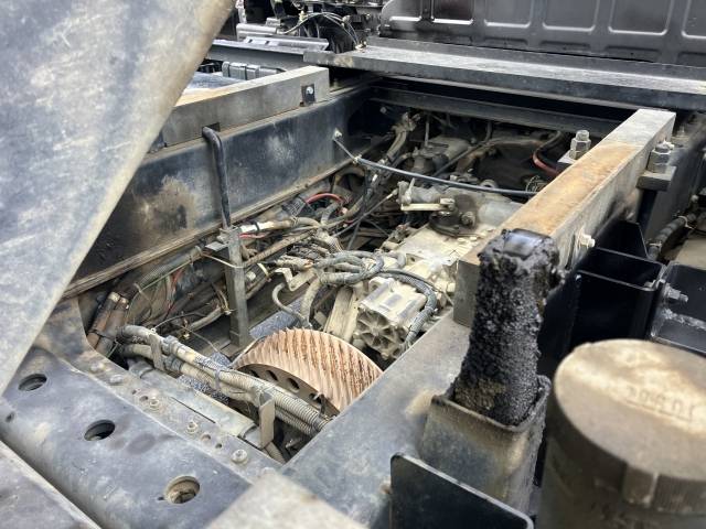 UDトラックスクオンダンプ大型（10t）[写真21]