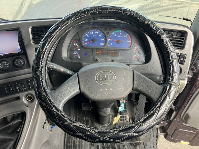 UDトラックスクオンダンプ大型（10t）[写真23]