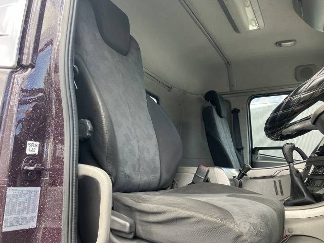 UDトラックスクオンダンプ大型（10t）[写真26]