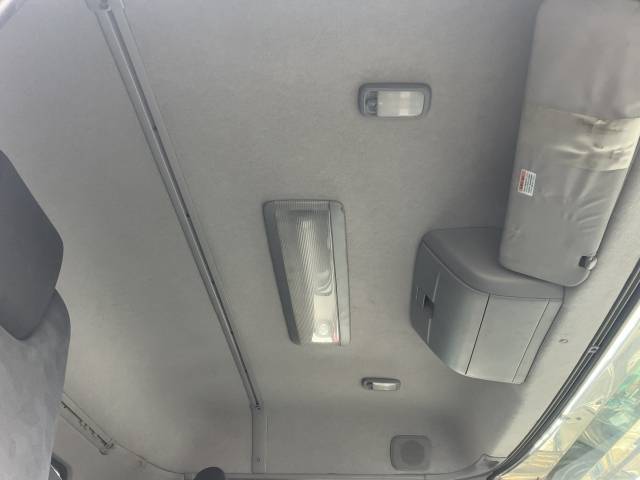 UDトラックスクオンダンプ大型（10t）[写真27]