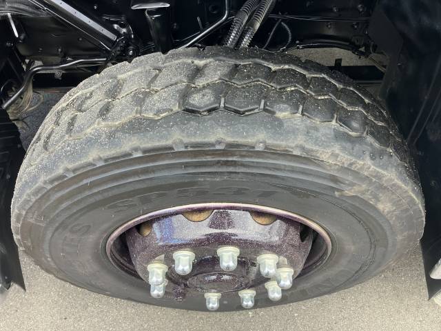 UDトラックスクオンダンプ大型（10t）[写真30]