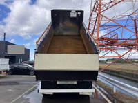 UDトラックスクオンダンプ大型（10t）[写真08]