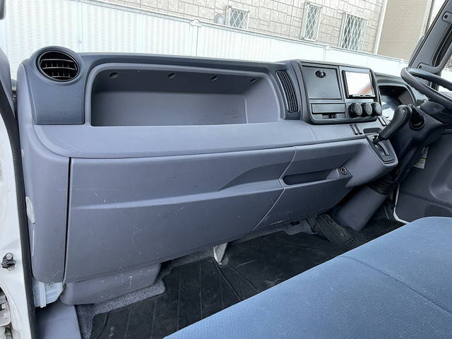 三菱ふそうキャンター幌ウイング小型（2t・3t）[写真17]