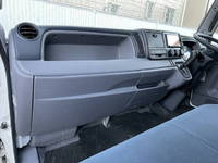 三菱ふそうキャンター幌ウイング小型（2t・3t）[写真17]