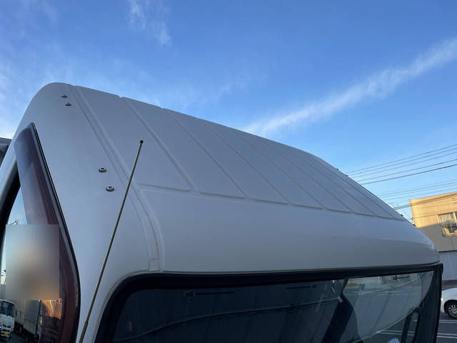三菱ふそうキャンター幌ウイング小型（2t・3t）[写真18]