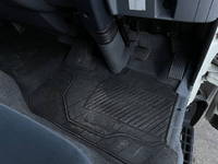 三菱ふそうキャンター幌ウイング小型（2t・3t）[写真32]