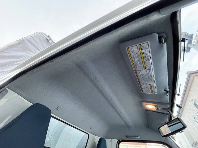 三菱ふそうキャンター幌ウイング小型（2t・3t）[写真33]