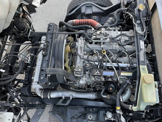 三菱ふそうキャンター幌ウイング小型（2t・3t）[写真07]