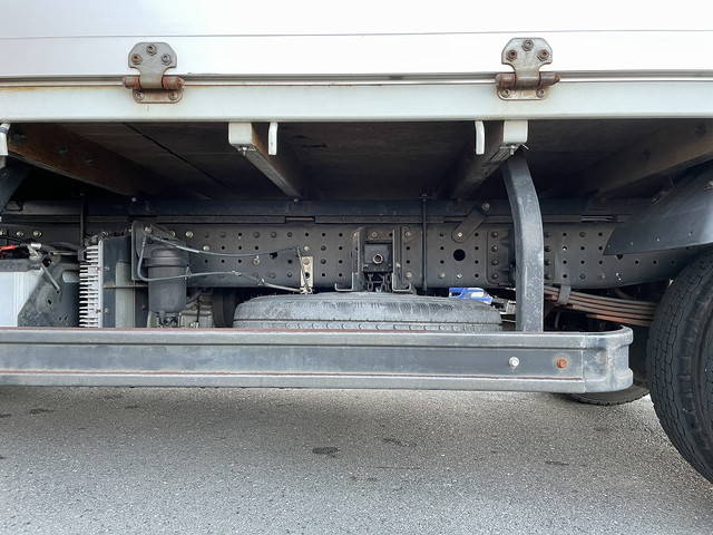 三菱ふそうキャンター幌ウイング小型（2t・3t）[写真09]