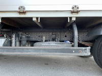 三菱ふそうキャンター幌ウイング小型（2t・3t）[写真09]