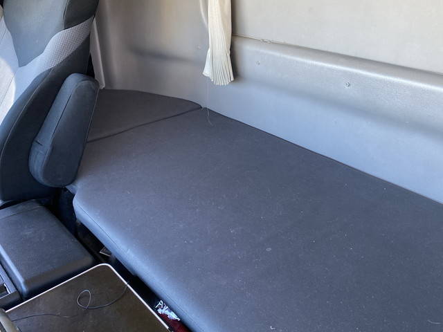 日野プロフィアクレーン付大型（10t）[写真33]