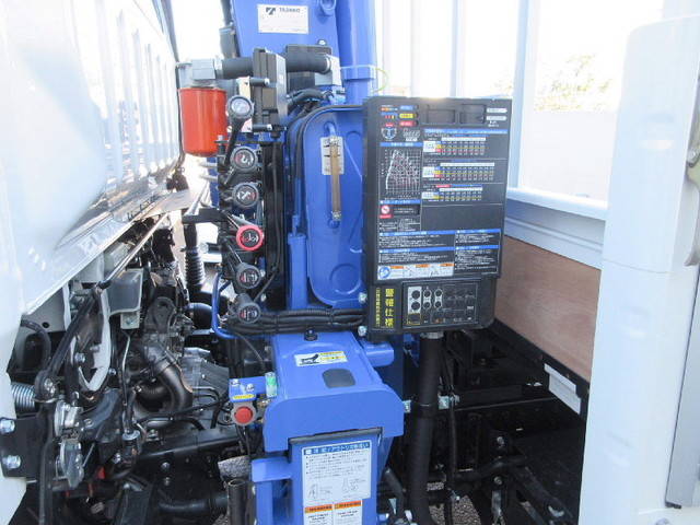 三菱ふそうキャンタークレーン4段小型（2t・3t）[写真11]