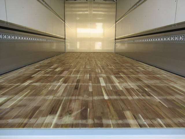 三菱ふそうファイターアルミウイング中型（4t）[写真05]