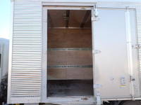 いすゞエルフアルミバン小型（2t・3t）[写真10]