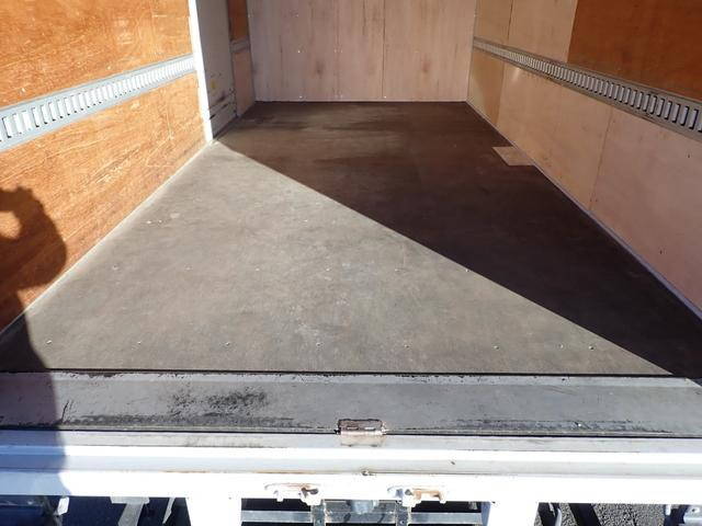 いすゞエルフアルミバン小型（2t・3t）[写真17]