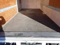 いすゞエルフアルミバン小型（2t・3t）[写真17]