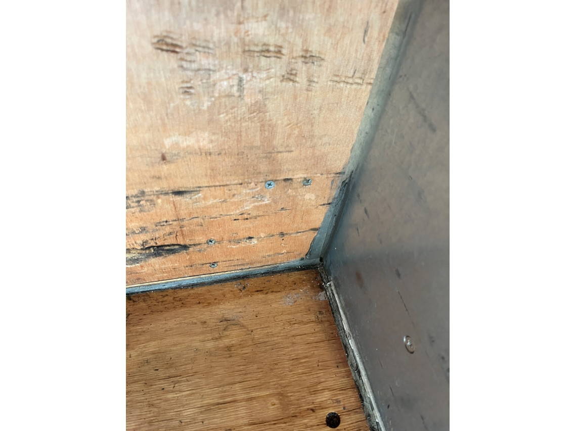 三菱ふそうキャンターアルミバン小型（2t・3t）[写真12]