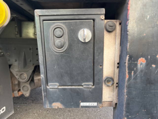 三菱ふそうキャンターアルミバン小型（2t・3t）[写真15]