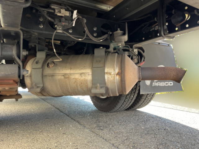 三菱ふそうキャンターアルミバン小型（2t・3t）[写真18]