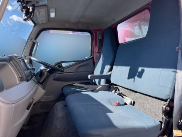 三菱ふそうキャンターアルミバン小型（2t・3t）[写真24]