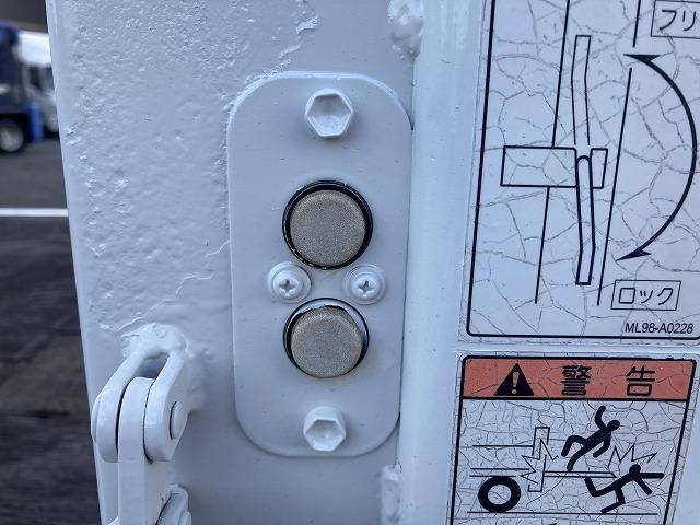 いすゞエルフ平ボディ小型（2t・3t）[写真20]