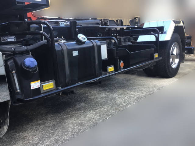 いすゞフォワードコンテナ専用車中型（4t）[写真16]