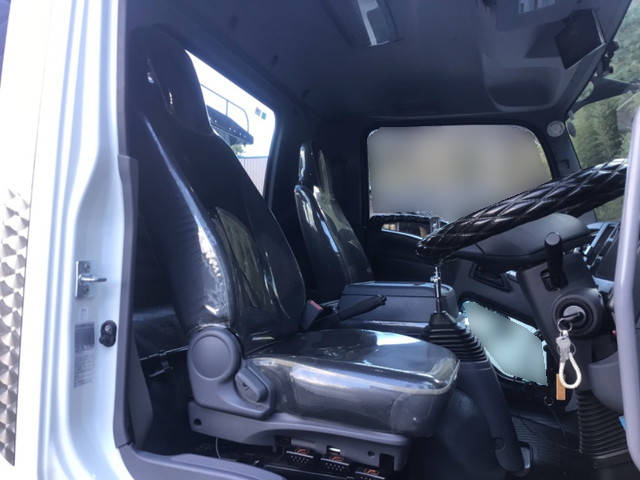 いすゞフォワードコンテナ専用車中型（4t）[写真26]