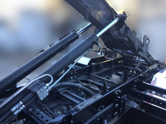 いすゞフォワードコンテナ専用車中型（4t）[写真09]