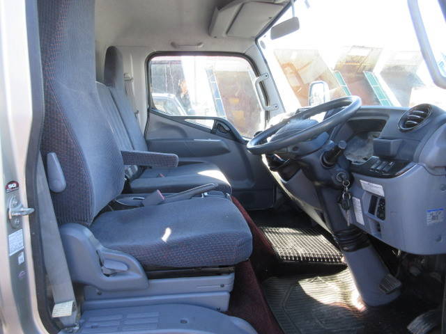 三菱ふそうキャンタークレーン6段小型（2t・3t）[写真10]