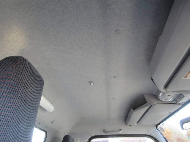 三菱ふそうキャンタークレーン6段小型（2t・3t）[写真11]