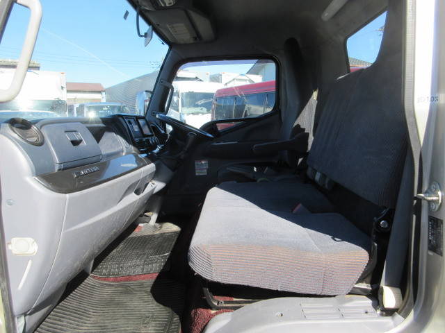 三菱ふそうキャンタークレーン6段小型（2t・3t）[写真14]