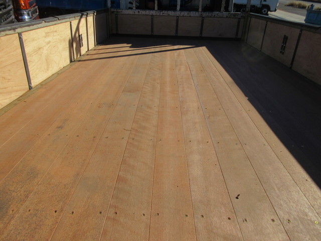 三菱ふそうキャンタークレーン6段小型（2t・3t）[写真25]