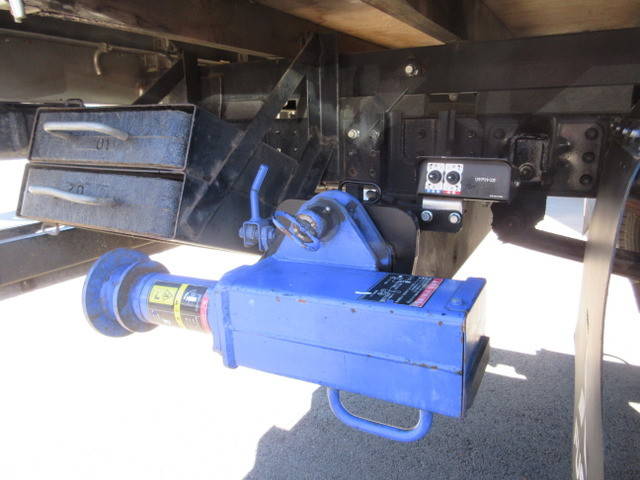 三菱ふそうキャンタークレーン6段小型（2t・3t）[写真08]