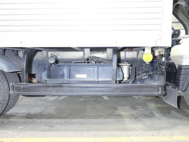 三菱ふそうキャンターアルミバン小型（2t・3t）[写真12]