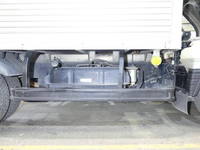 三菱ふそうキャンターアルミバン小型（2t・3t）[写真12]