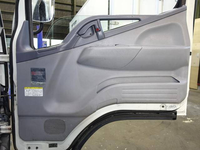 三菱ふそうキャンターアルミバン小型（2t・3t）[写真27]