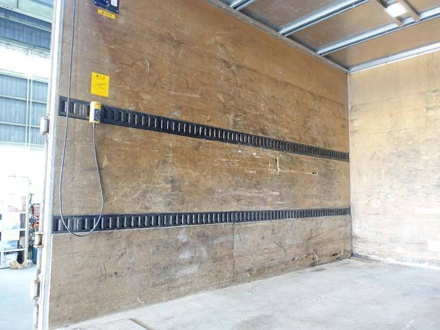 三菱ふそうキャンターアルミバン小型（2t・3t）[写真09]