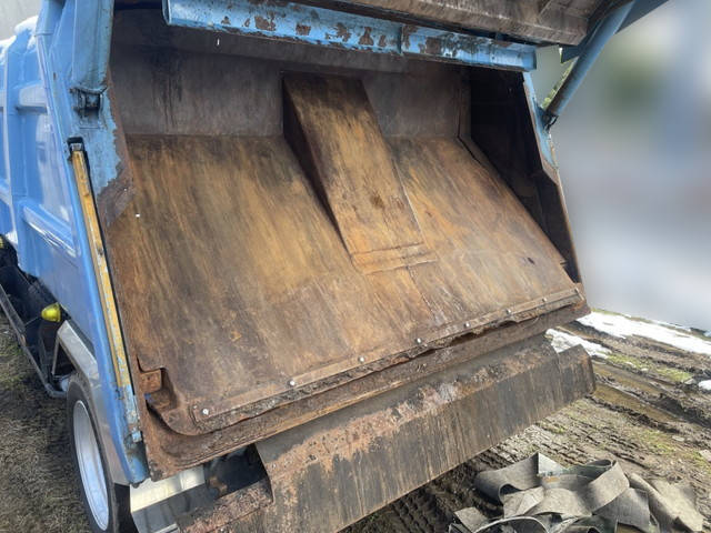 日野デュトロパッカー車（塵芥車）小型（2t・3t）[写真09]