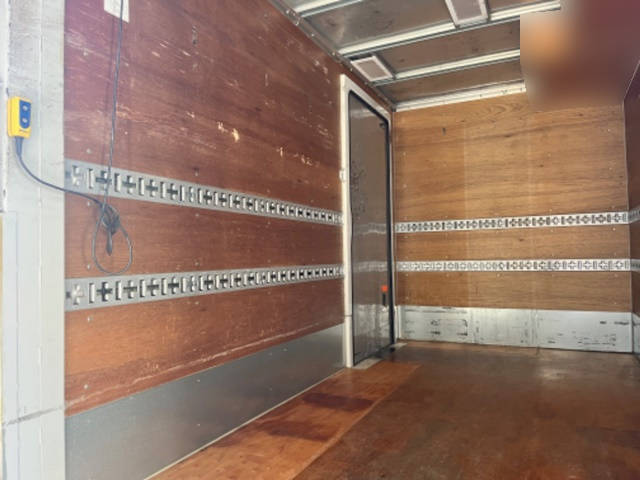 三菱ふそうキャンターアルミバン小型（2t・3t）[写真12]